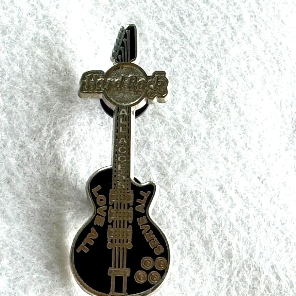 HARD ROCK CAFE ALL ACCESS COLLECTIBLE GUITAR PIN. LOVE ALL SERVE ALL.